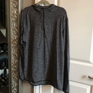 Men’s Lululemon sweatshirt .  Size XL.